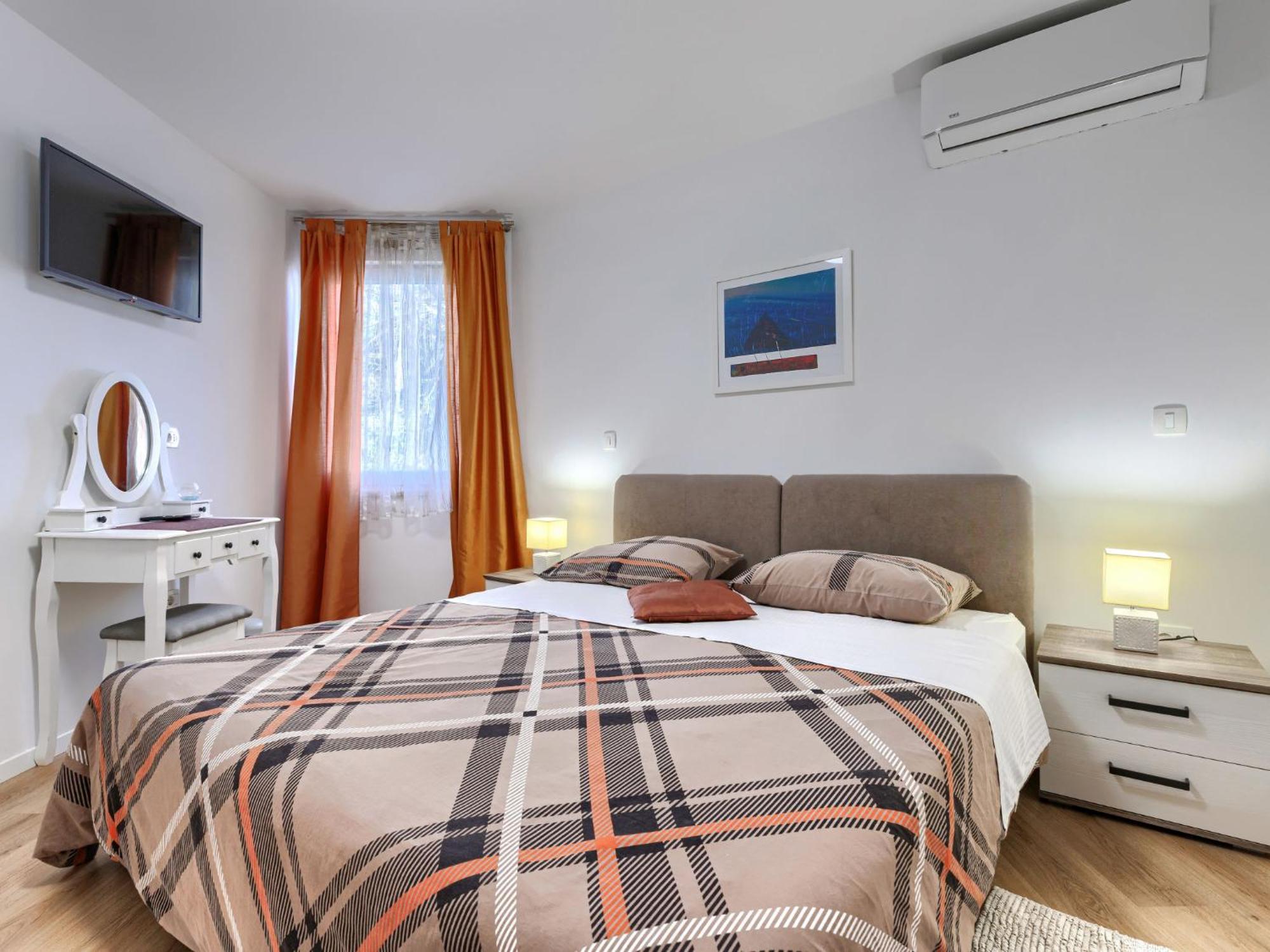 Center Sea By Interhome * Porec