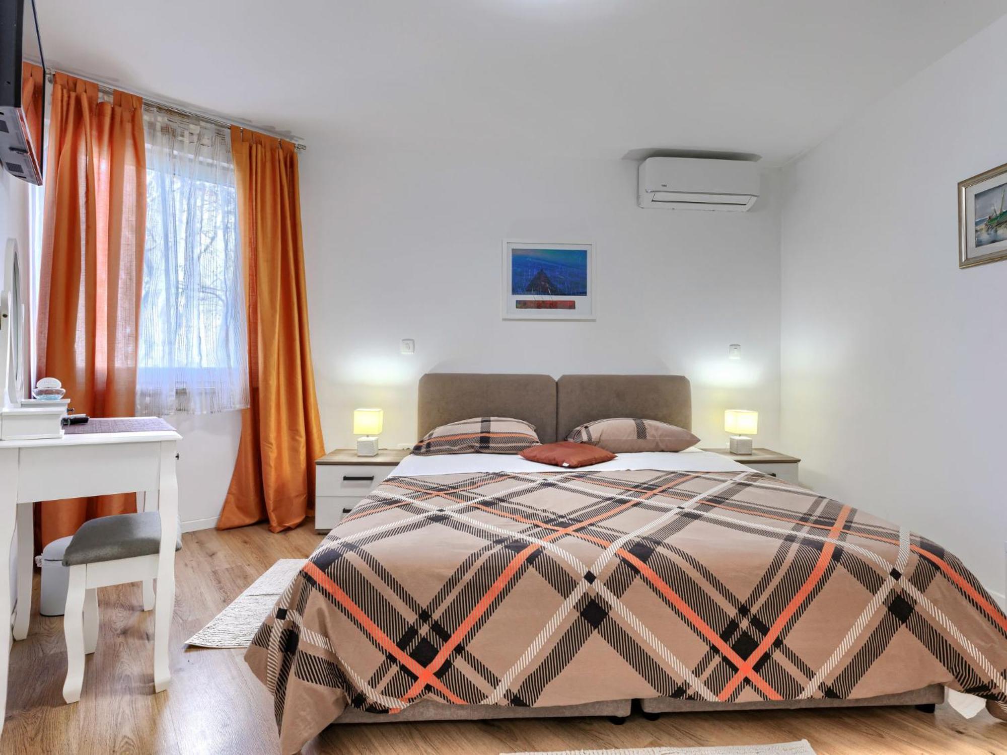 Apartment Center Sea By Interhome *