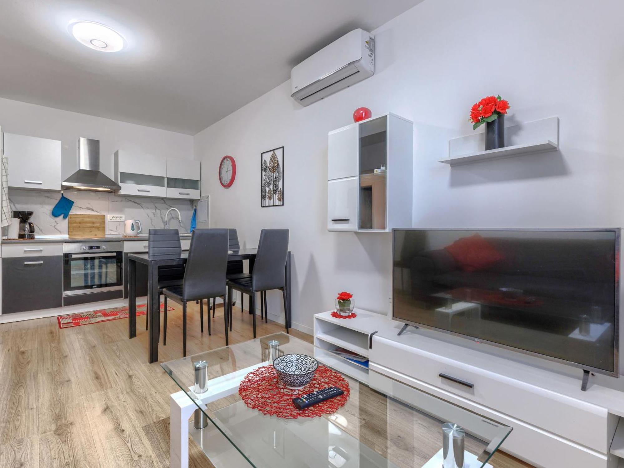 Apartment Center Sea By Interhome